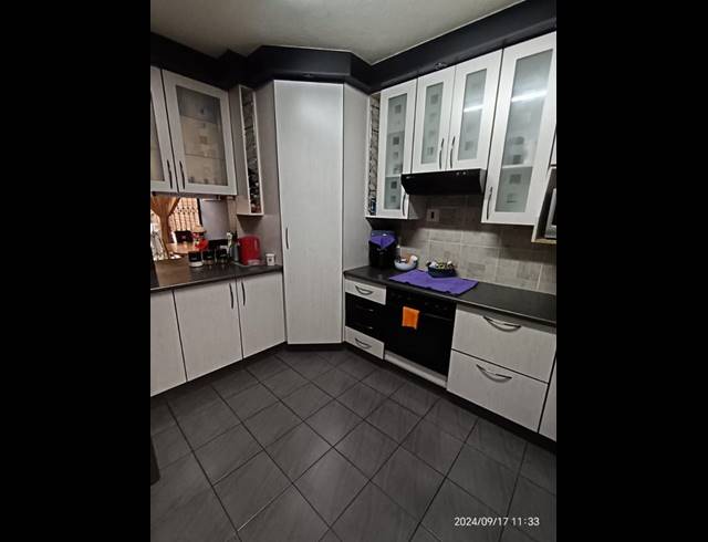 3 BEDROOM TOWNHOUSE FOR SALE IN FLORA GARDENS